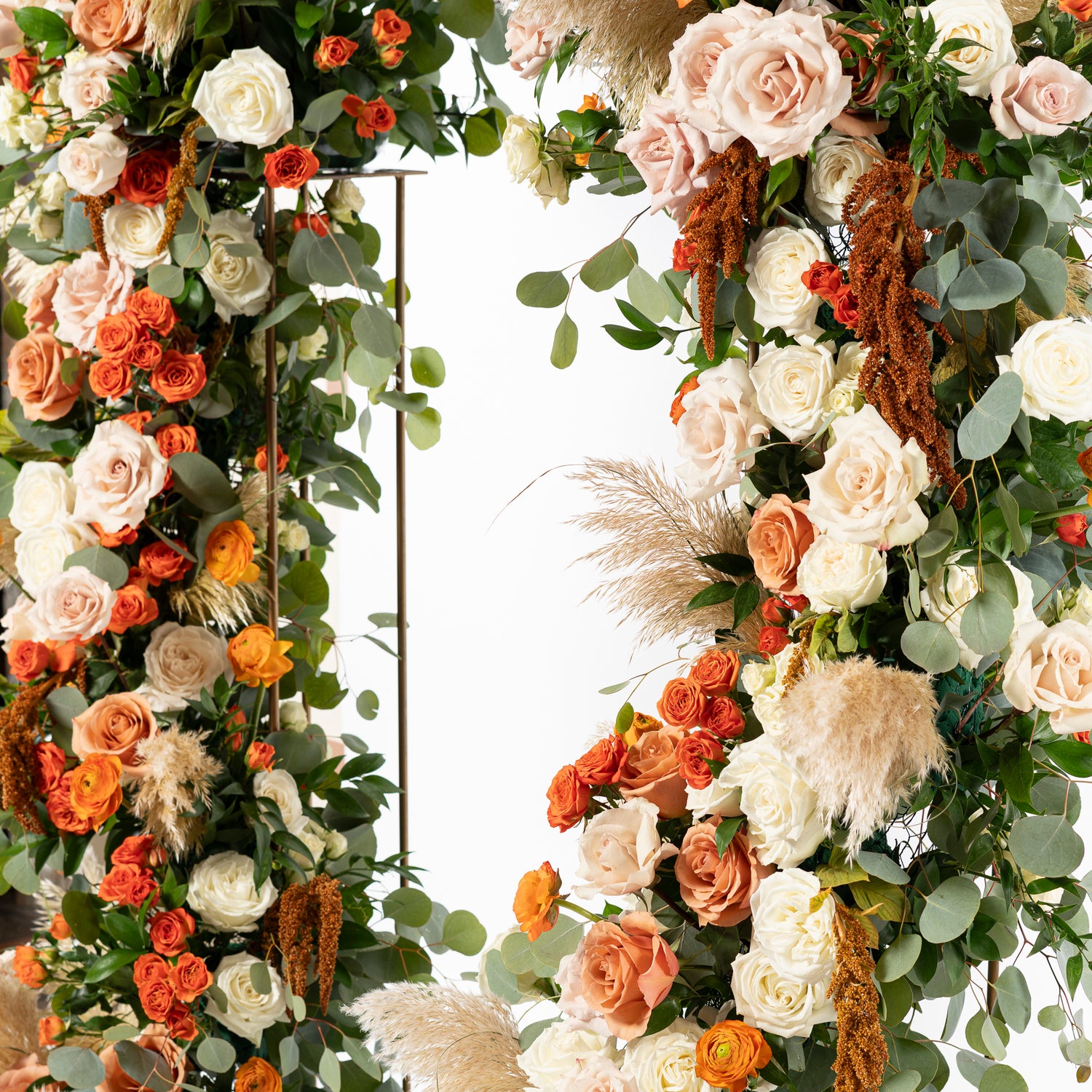 Our Floral Backdrop offers a stunning focal point for your special day. Whether it’s framing your wedding ceremony as a breathtaking altar backdrop or creating a beautiful setting for photos, this customizable floral design adds elegance and romance to any event Atlanta flower delivery