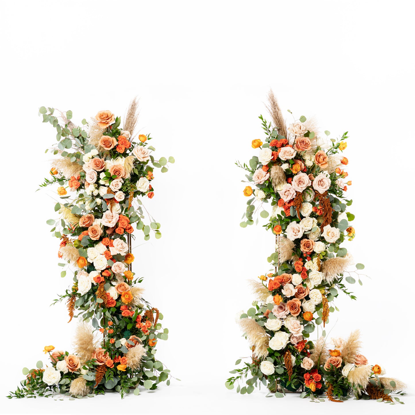 Our Floral Backdrop offers a stunning focal point for your special day. Whether it’s framing your wedding ceremony as a breathtaking altar backdrop or creating a beautiful setting for photos, this customizable floral design adds elegance and romance to any event Atlanta flower delivery